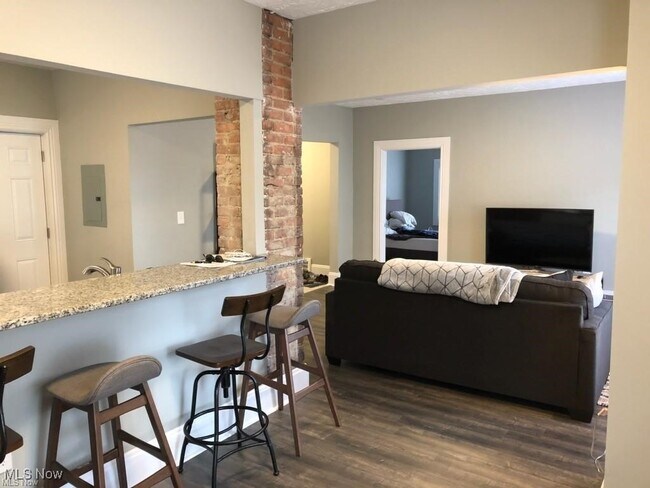 Building Photo - 1387 W 69th St