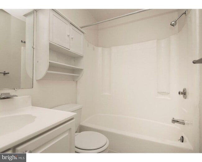 Building Photo - 2031 South St