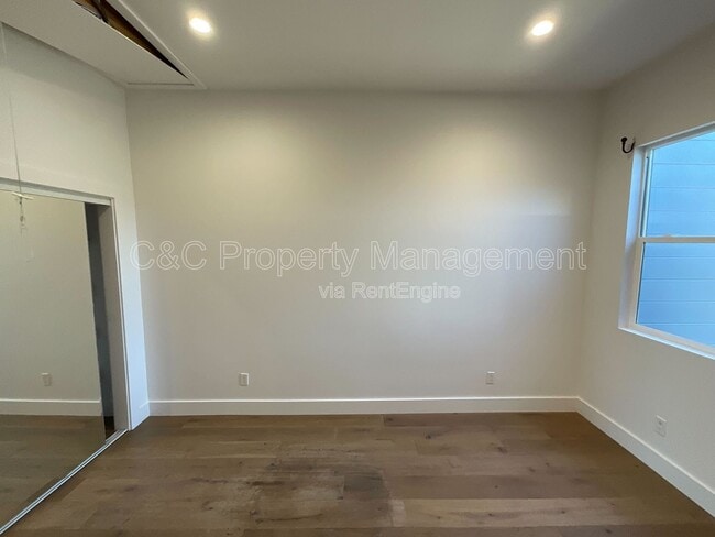 Building Photo - 182 Los Olivos Ave