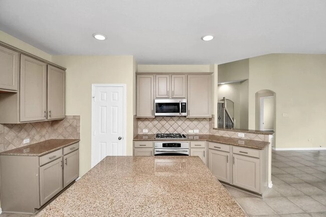Building Photo - 6315 Bain Dr