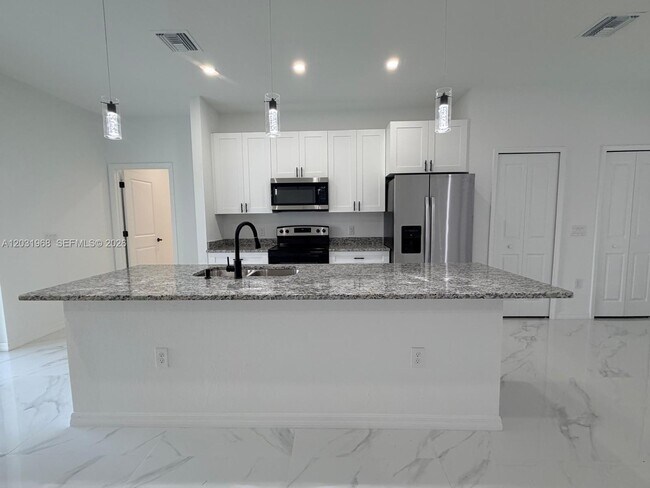 Building Photo - 2706 72nd St W