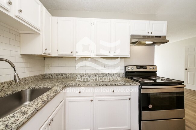 Building Photo - 5036 E 42 St