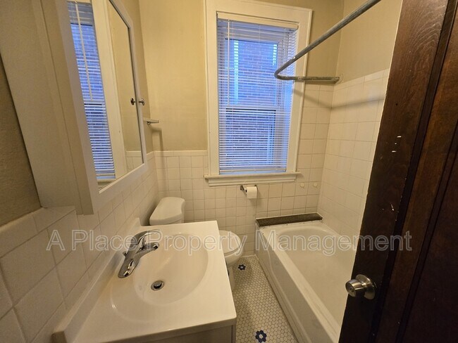 Building Photo - 5322 Itaska St