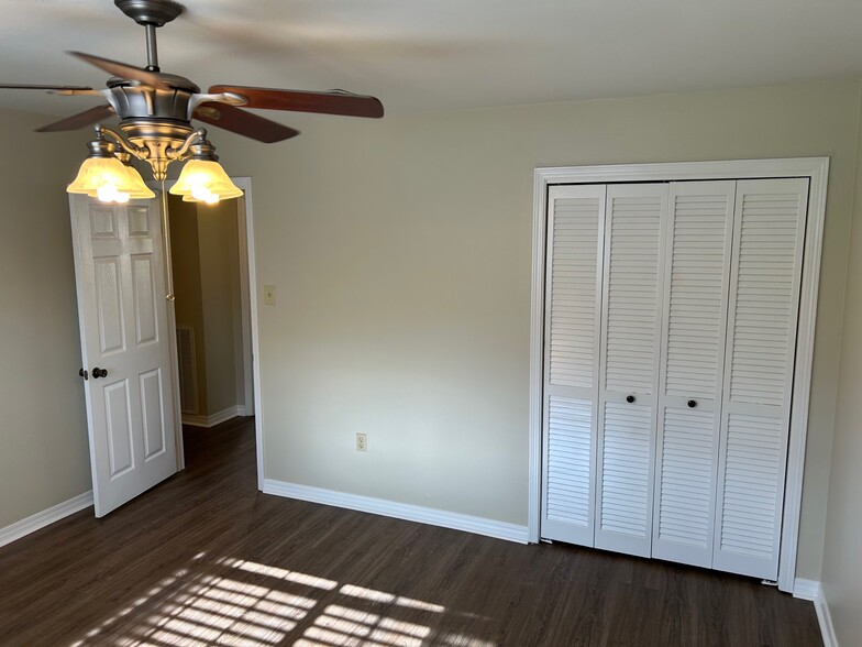 Master Bedroom - 2856 Woodbrook Dr