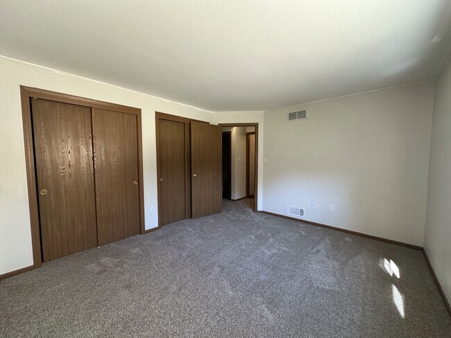 Building Photo - 3355-3357 S. 113th Street