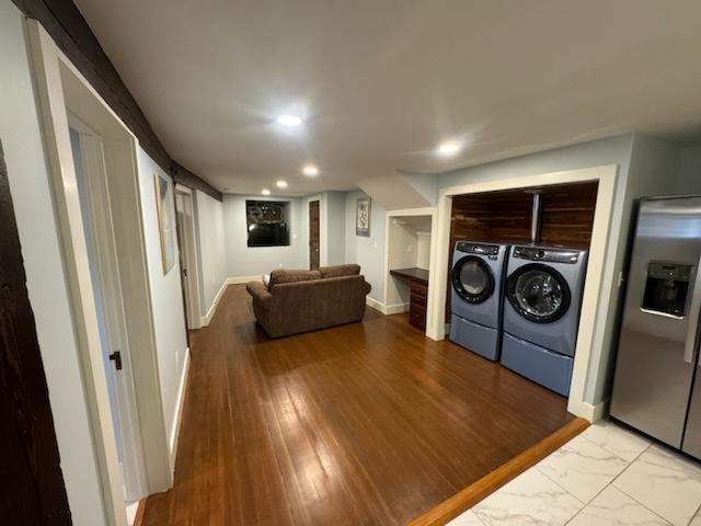 Laundry and built-in desk - 840 W Galena St