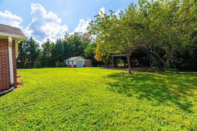 Building Photo - 1719 Scenic Dr