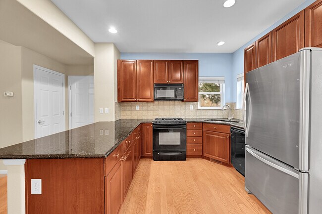 Building Photo - 2233 Watersong Cir