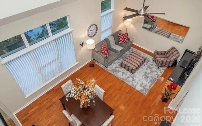 Building Photo - 2125 Southend Dr