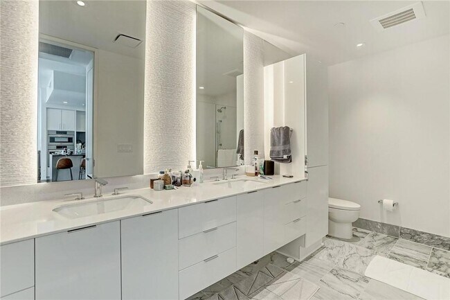 Building Photo - 301 West Ave