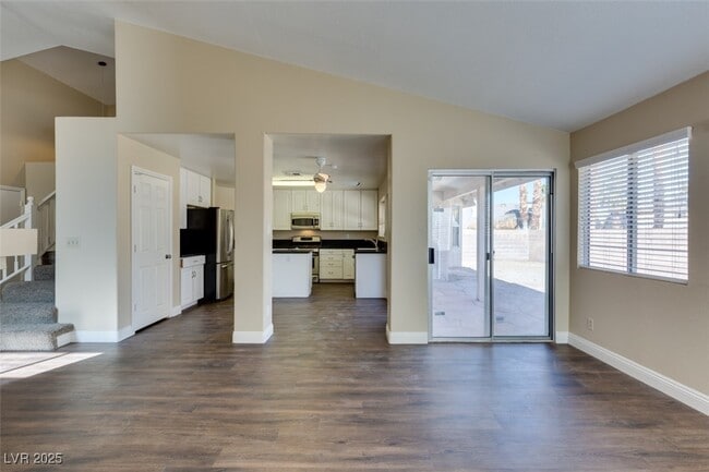 Building Photo - 324 Redondo St