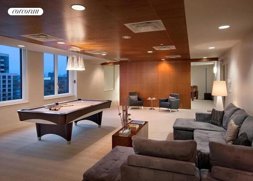 Building Photo - 306 Gold St