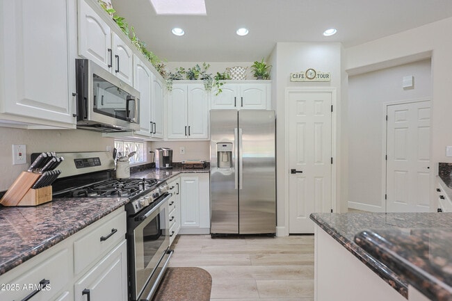 Building Photo - 2462 W Turtle Hill Dr