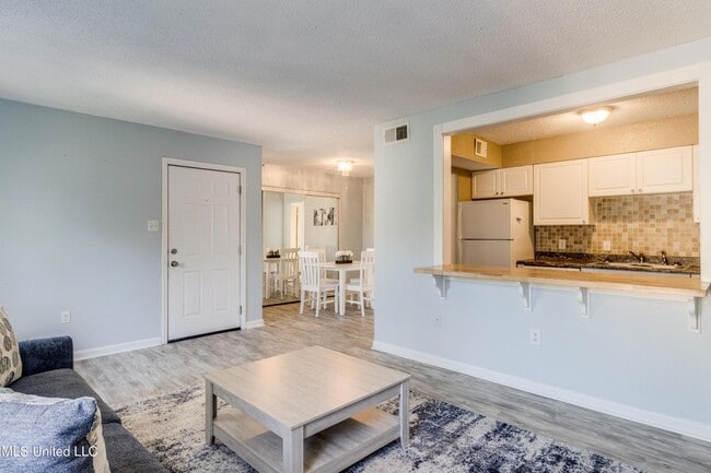 Building Photo - 245 Mc Donnell Ave