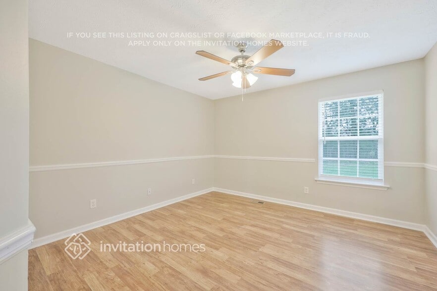 Building Photo - 325 Royal Garden Dr