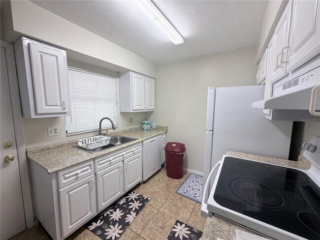 Building Photo - 2635 SW 35th Pl