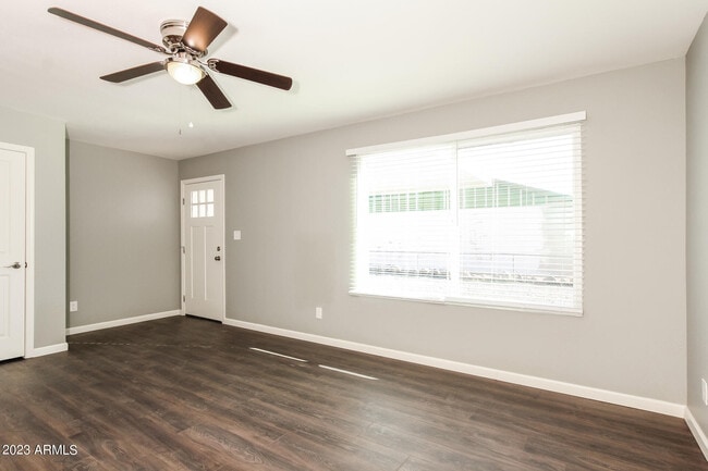 Building Photo - 3236 W Desert Cove Ave