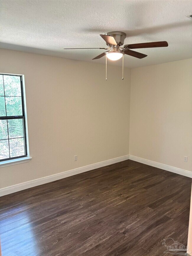 Building Photo - 1002 Daffin Rd