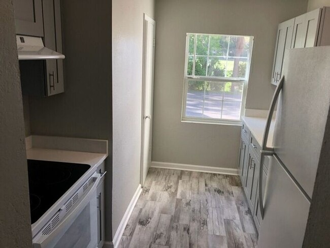Building Photo - 2bedrooms Available June 2025 in Palms West