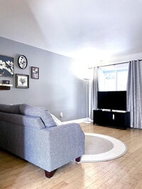 Building Photo - 243 W 13th Ave