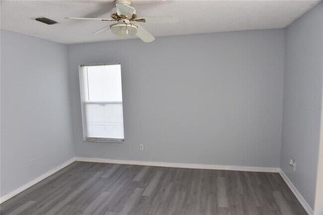 Building Photo - 271 Daniels Pointe Dr