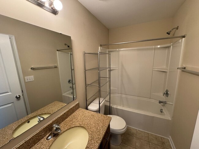 Building Photo - 4183 Broadstairs Dr SW