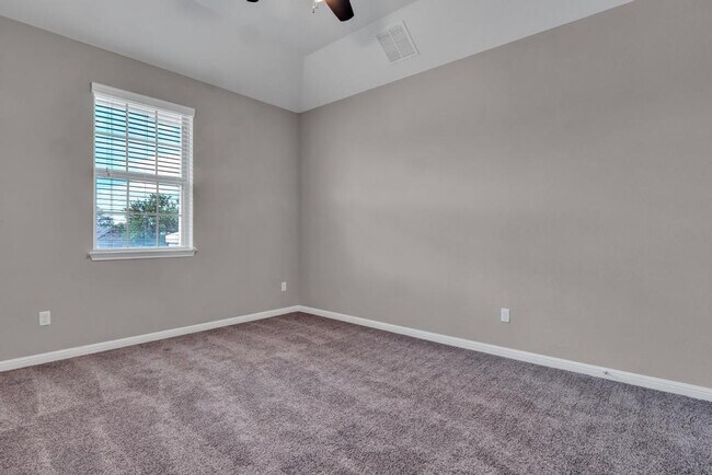 Building Photo - 2629 Coralbush Dr