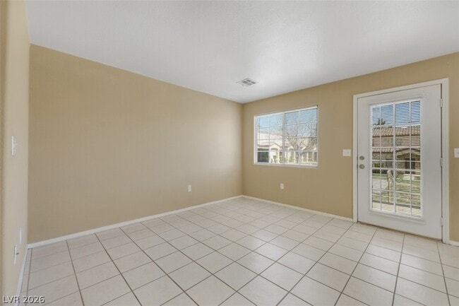 Building Photo - 1956 Vista Malaga St