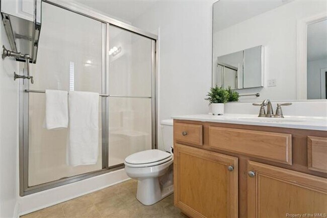 Building Photo - New Town 3 Bedroom, 3.5 Bath Townhome