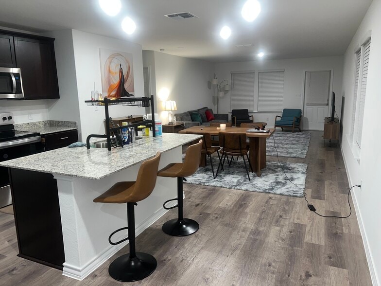 Building Photo - 8123 Hamrick Cir