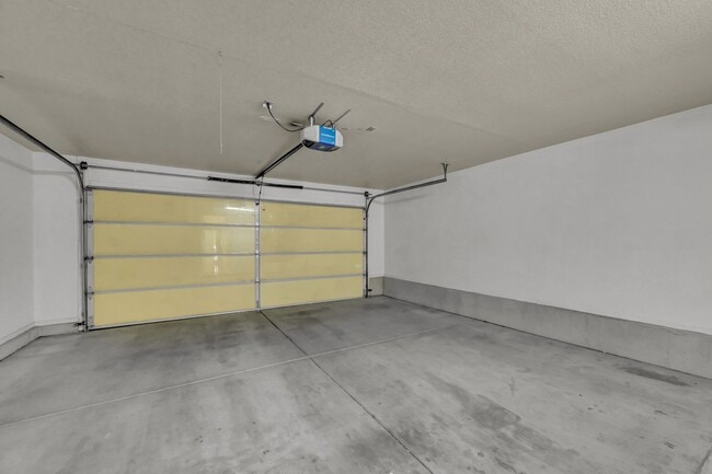 Building Photo - 55+ Age Restricted Sun City Summerlin! 2 BED + 2 BATH + 2 CAR GARAGE!