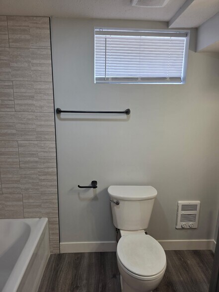 Building Photo - 2025 N 31st St