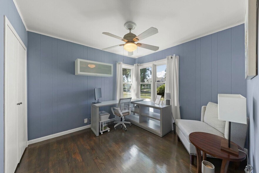 Building Photo - 9217 Lynwood Dr