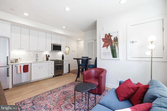 Building Photo - 1775 Swann St NW