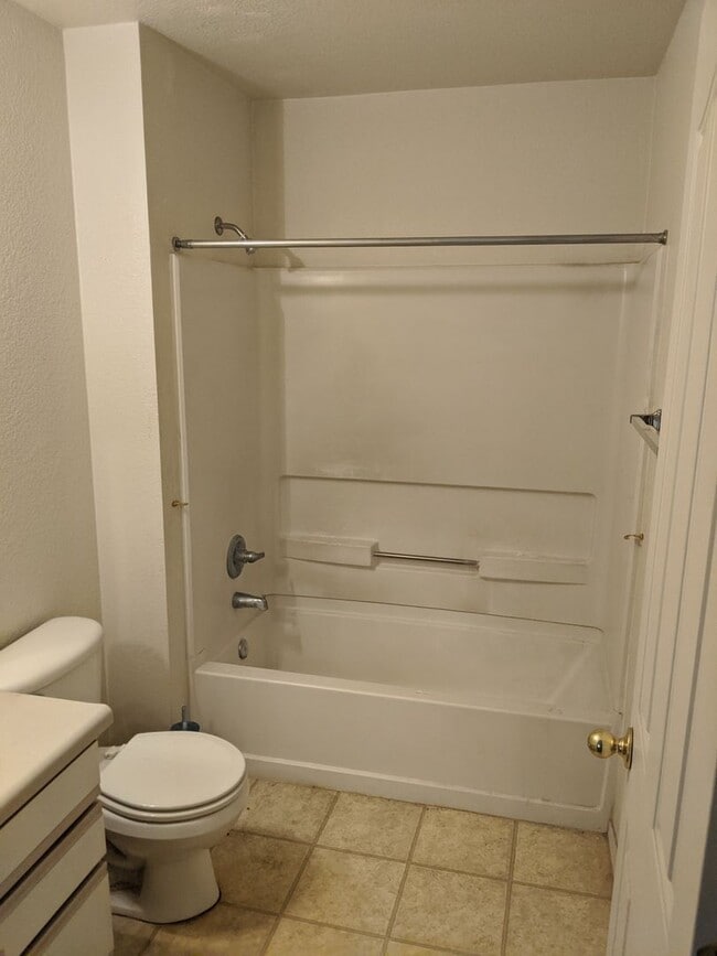 Building Photo - Midvale Rental