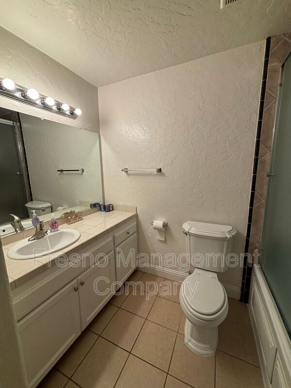 Building Photo - 4885 N Backer Ave