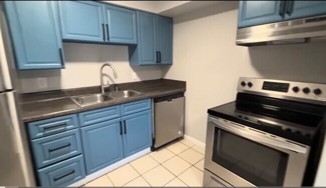 Building Photo - 5867 Poplar Hall Dr