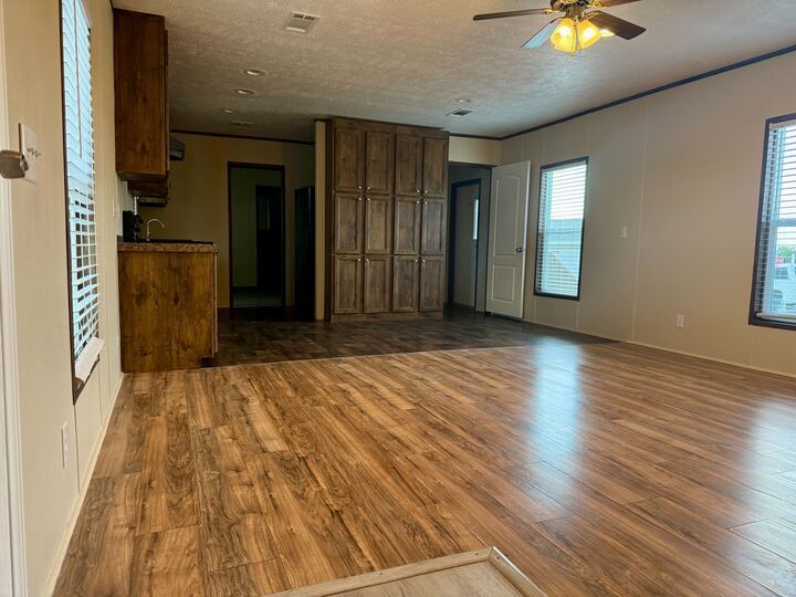 Building Photo - 709 N Collins Fwy