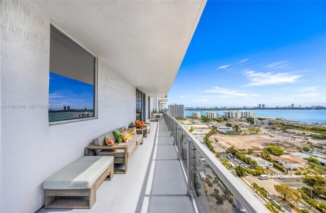 Building Photo - 7901 Hispanola Ave