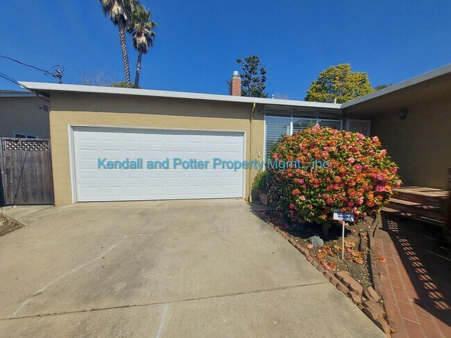 Building Photo - Delightful 3bed/2.5bath home in Rio Del Mar