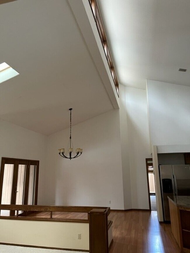 Building Photo - Large 3 Bed/2 Bath Home in the Mountain Hi...