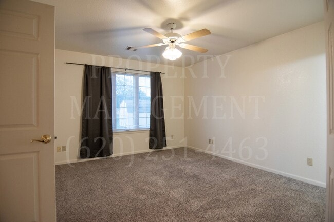 Building Photo - 2 Bedroom 2 Bath