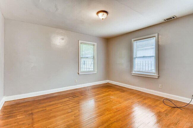 Building Photo - 3 Bedroom Brick Ranch on Basement/5 Min Drive to Downtown Atlanta