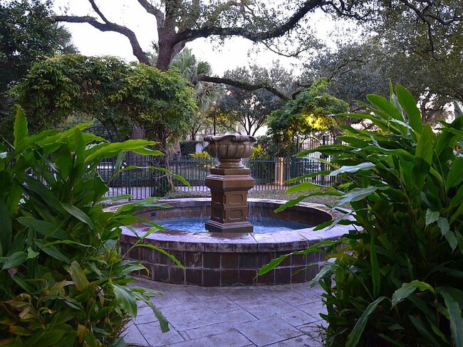 Fountain - 2700 Albany St