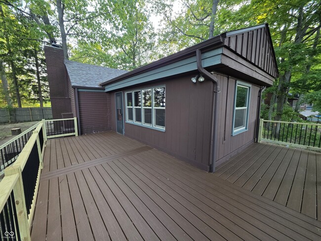 Building Photo - 158 Redbud Ln