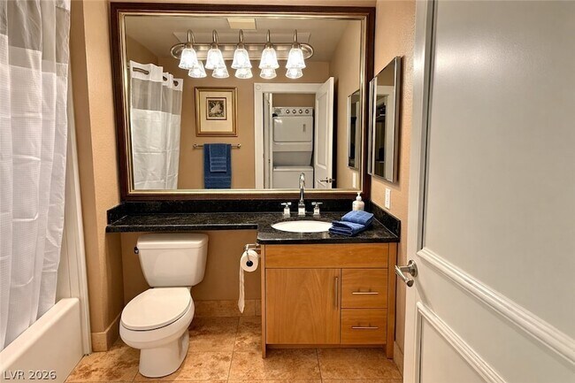 Building Photo - 210 E Flamingo Rd