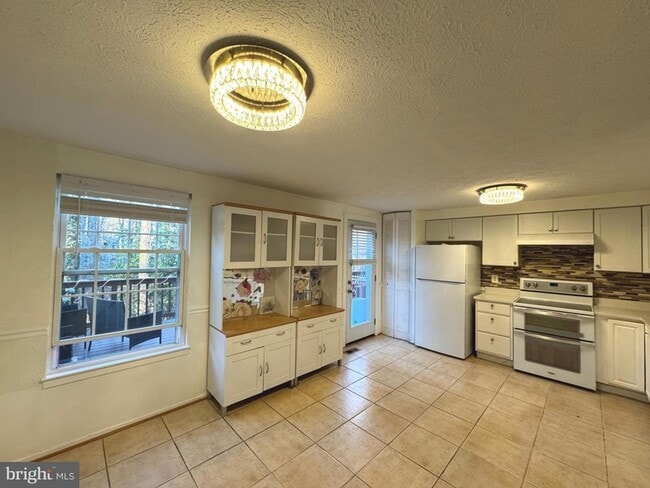 Building Photo - 6505 Field Master Dr