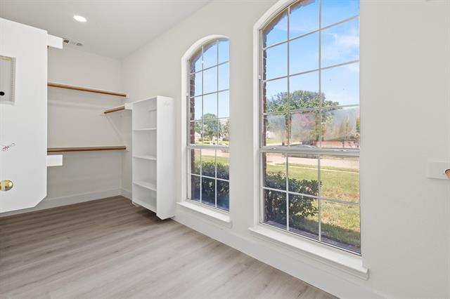 Building Photo - 3805 Wellington Dr