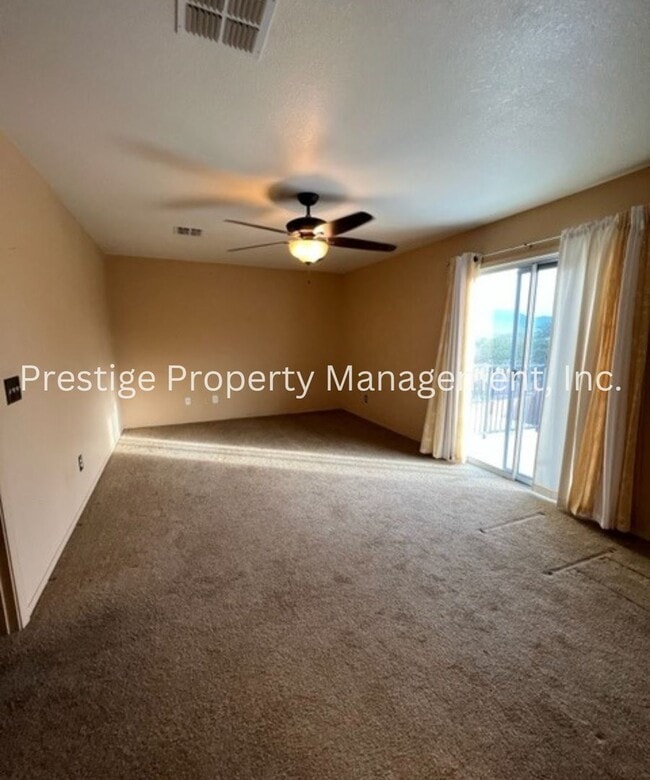 Building Photo - Large Sahuarita home in a cul-de-sac!