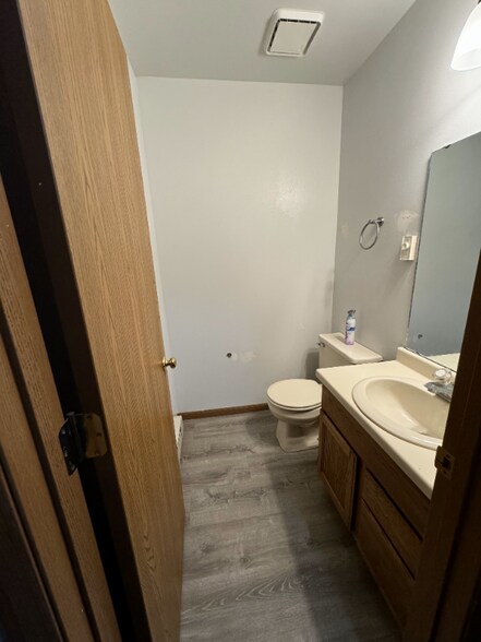 Building Photo - 815 Rockingham Ct